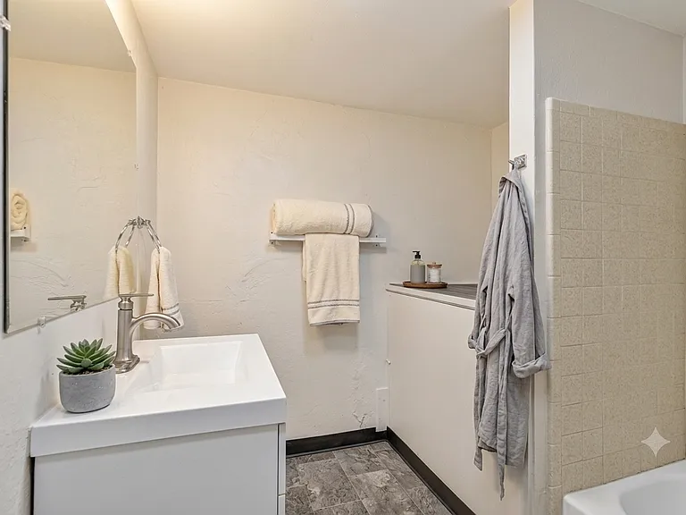 715 N Main St #715 — Photo 18