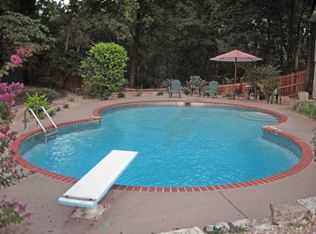 233 Greentrails Dr S, Chesterfield, MO 63017