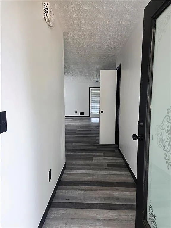 3 bed, 2.0 bath, 1523 sqft, $2,500 — Photo 4
