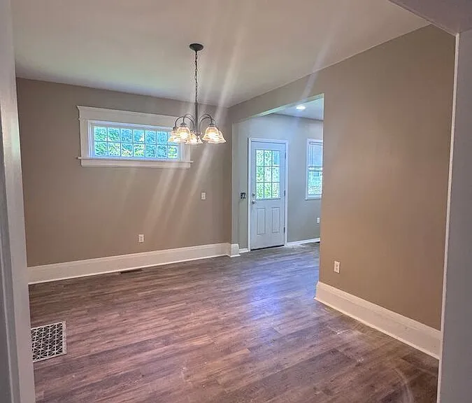 306 Poplar St — Photo 8