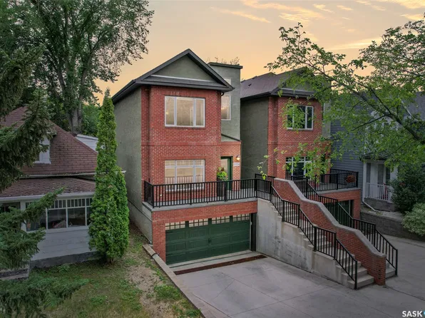 1034 11th Street E, Saskatoon, SK S7H 0E9