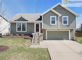 144 W Fountain Cir, Gardner, KS 66030