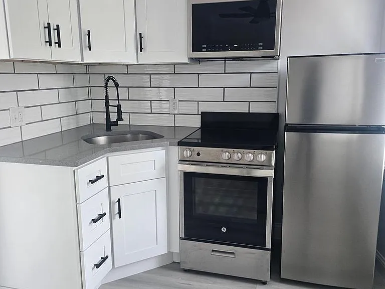 5925 Ridge Ave #2F — Photo 4