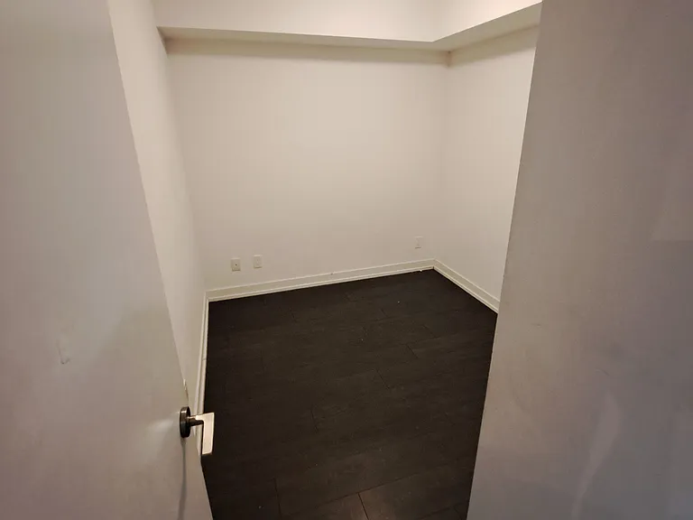 125 Redpath Ave #608 — Photo 17