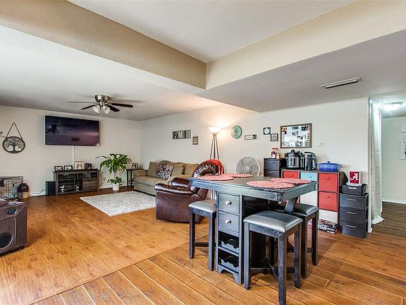 5th image of 1506 Camelia Dr