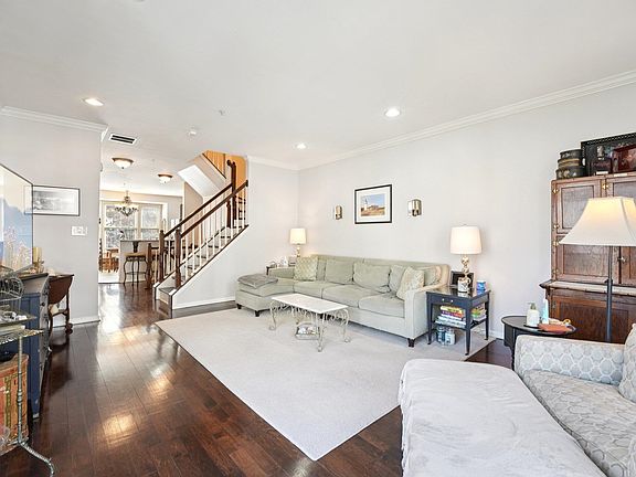 5th image of 428 Newburgh Ct #428
