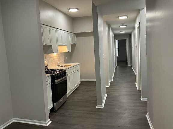 3rd image of 6209 S Greenwood Ave APT 203