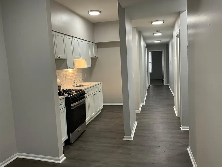 6209 S Greenwood Ave #203 — Photo 3