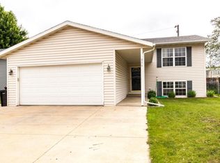 886 E Village Cir SE, Rochester, MN 55904