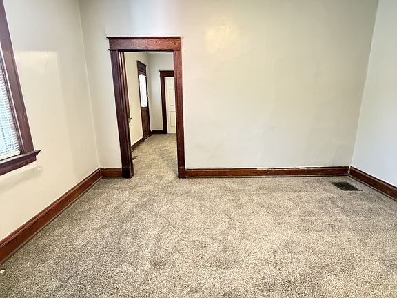 4th image of 2422 Warren St