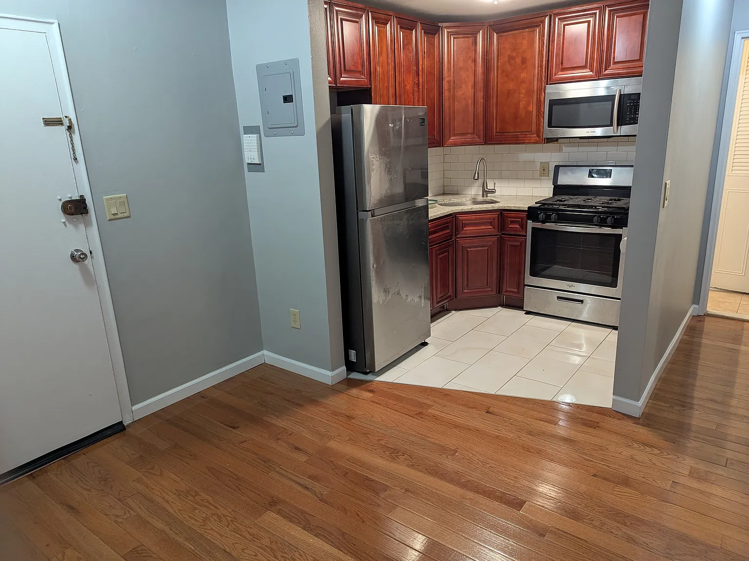 32nd St, Union City — Photo 3