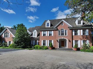 86 Clearview Ln, New Canaan, CT 06840