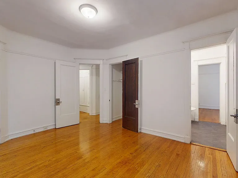 5700 S. Blackstone Avenue — Photo 30