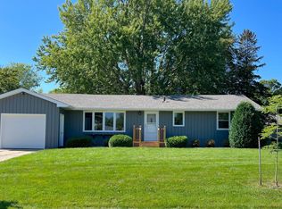 1014 Maplehill Dr, Albert Lea, MN 56007