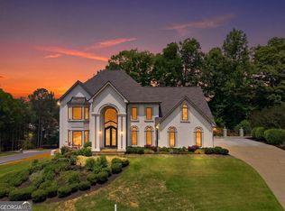 1085 Brooksglen Dr, Roswell, GA 30075