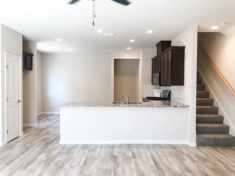 862 Mission De Oro Dr #B — Photo 4