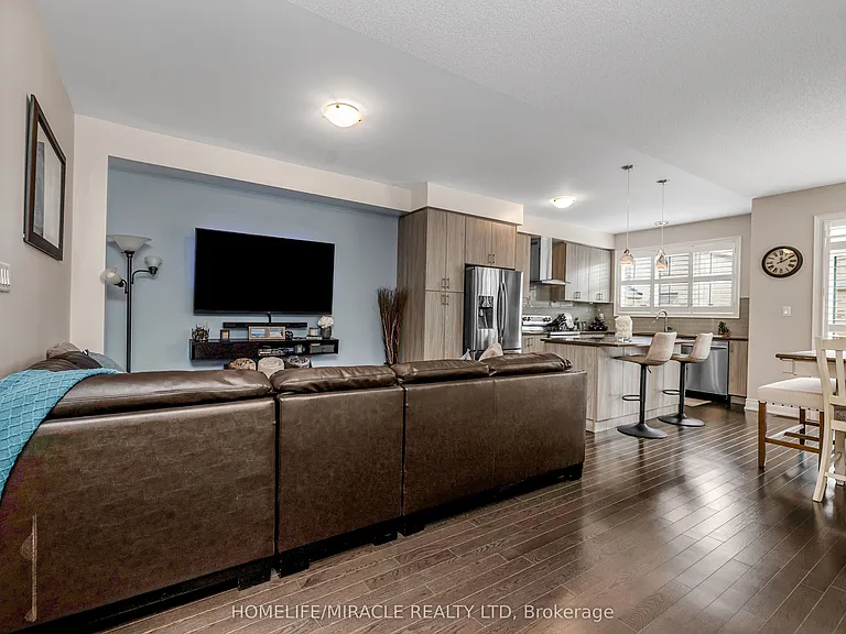 27 Hubbell Rd — Photo 6