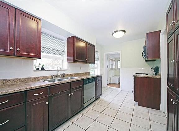 5th image of 28 Nolan Dr