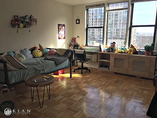 Rented by Kian Realty | media 34