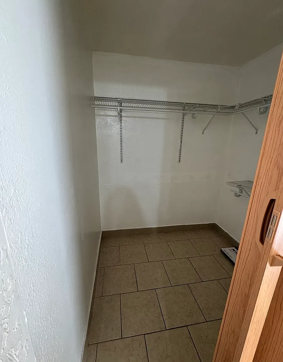 Studio, 400 sqft, $1,300 — Photo 4