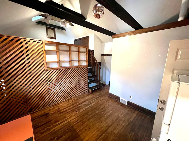 1881 W 33rd Pl — Photo 6