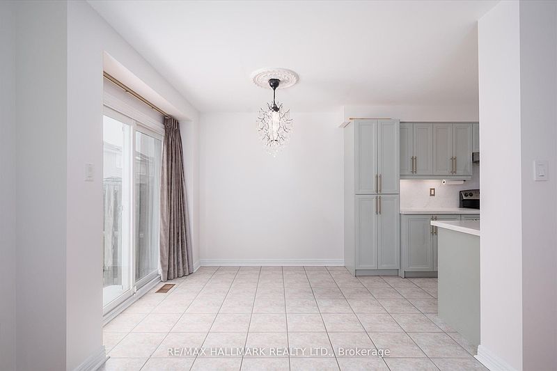 Toronto House for rent - 4 Bedrooms — photo 11