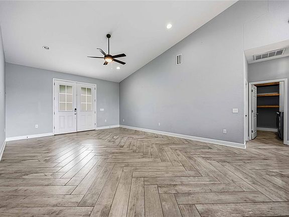 4th image of 1027 CAMPBELL AVENUE