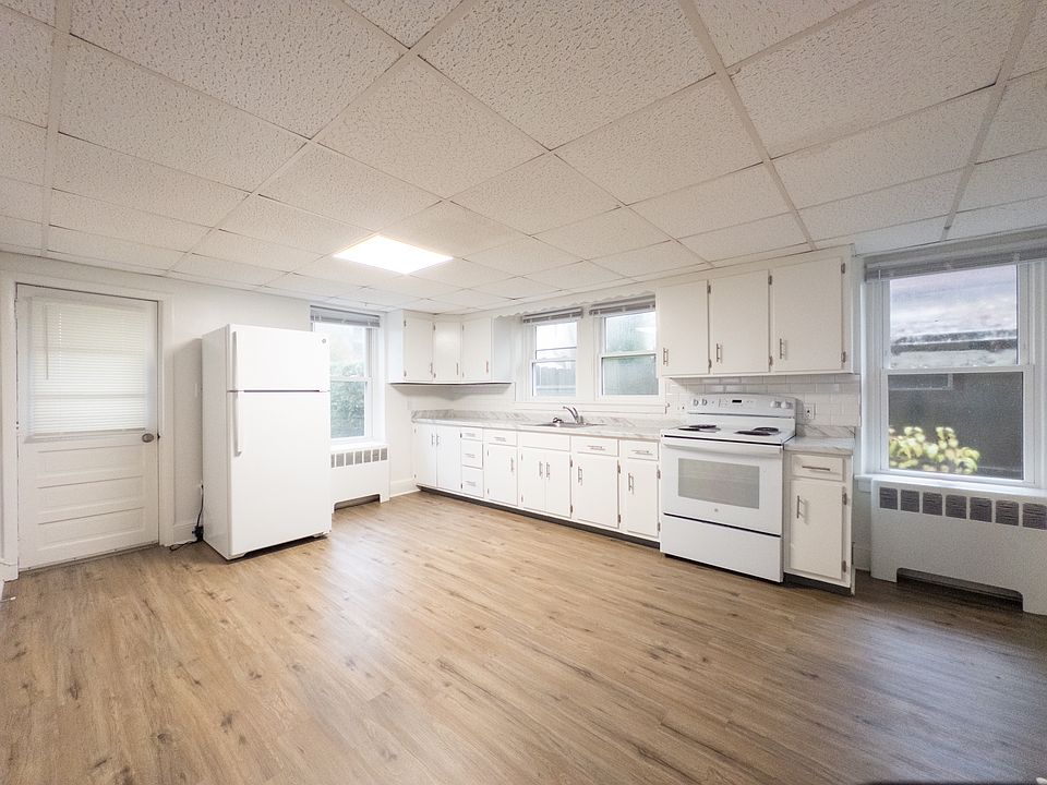 1st image of 118 1/2 W Montgomery Ave