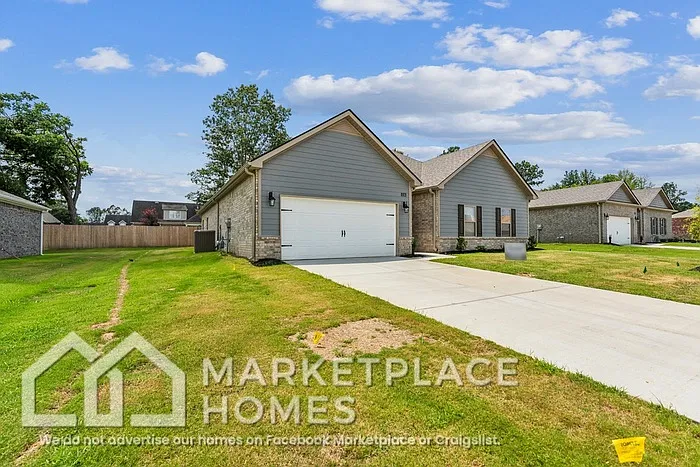 4 bed, 2.0 bath, 2250 sqft, $2,595 — Photo 4