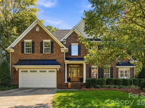 208 Pear Tree Ct, Fort Mill, SC 29715