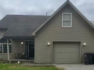 712 S Burkhardt Rd, Evansville, IN 47715