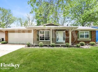 522 Ballwood Dr, Ballwin, MO