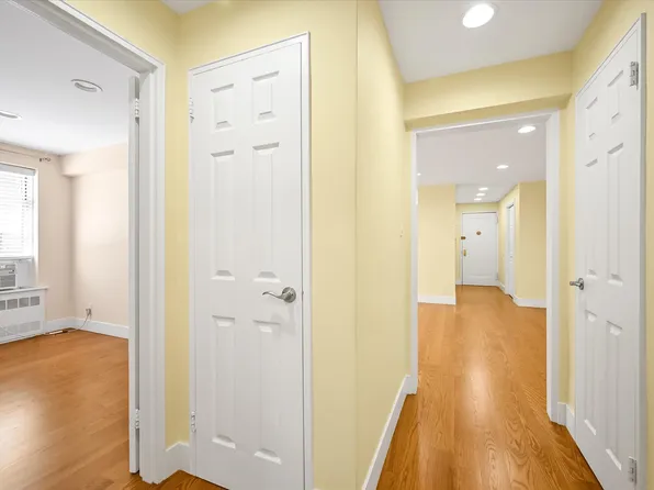 65-05 Yellowstone Boulevard image 10 of 14