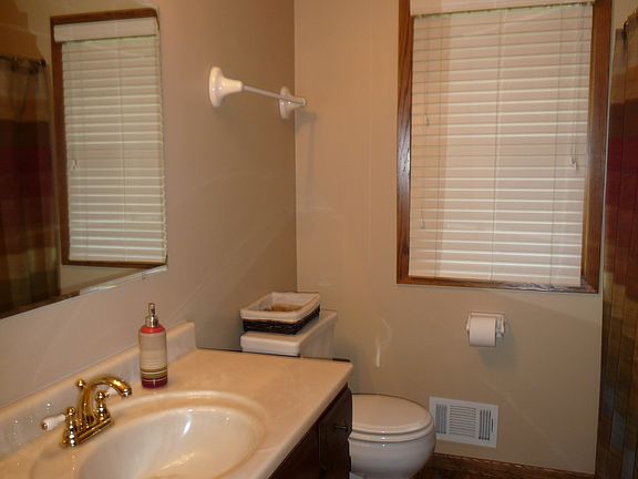 5th image of 661 114th Ln NE