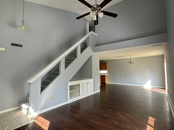 2nd image of 4917 Clarkson Dr