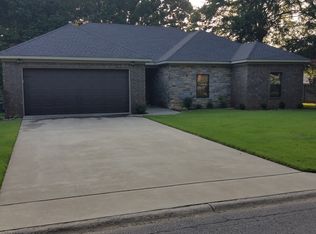 3 Jonathan Dr, Conway, AR 72032