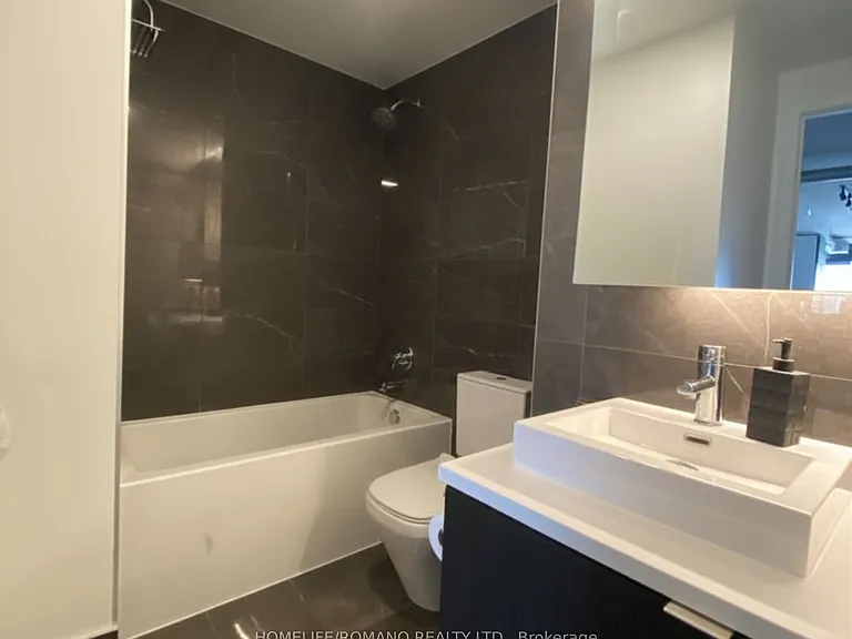 21 Lawren Harris Sq #1113 — Photo 4