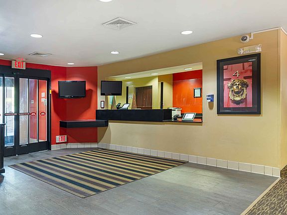 Lobby and Guest Check-in