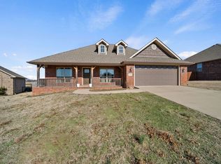 1610 Colonel Bartow Dr, Prairie Grove, AR 72753