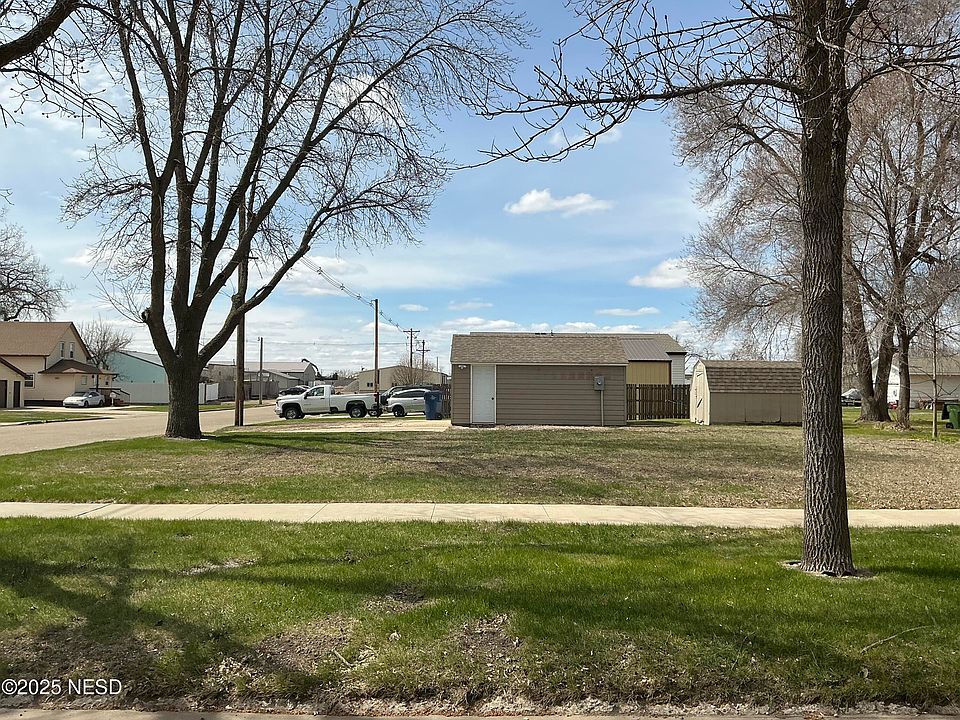 2nd image of 525 3rd St SW