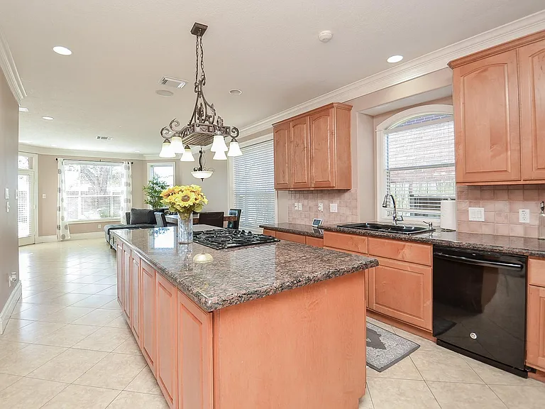 5835 Stratford Gardens Dr — Photo 8