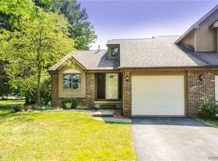 425 Robin Rd, Buffalo, NY 14228