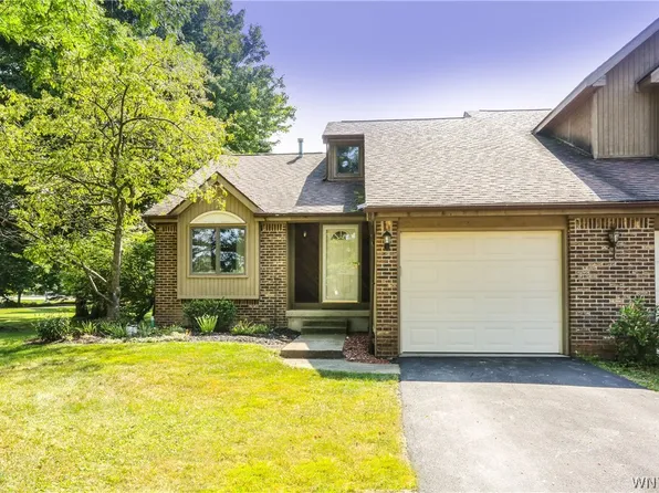 425 Robin Rd, Buffalo, NY 14228