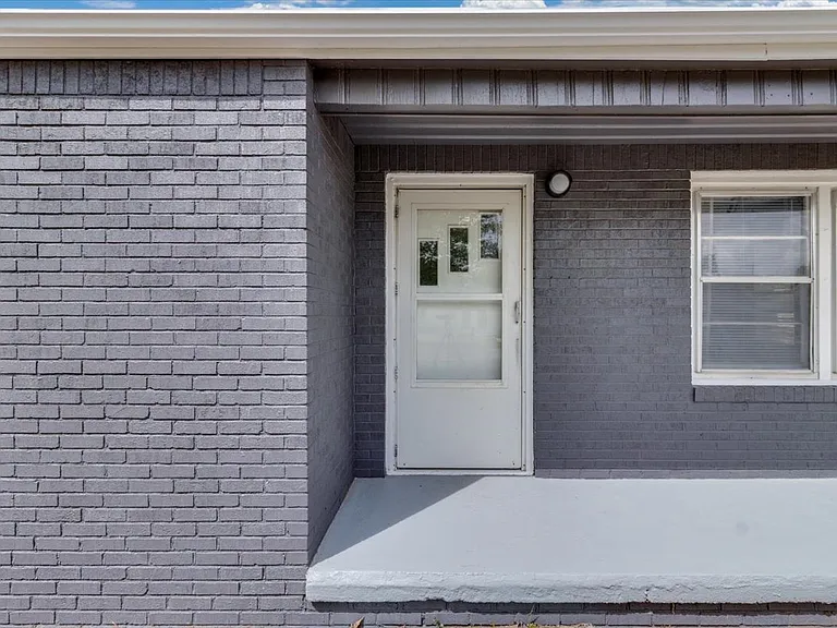 4551 S Walnut Ave — Photo 4