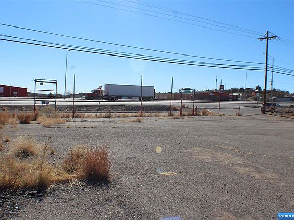 5th image of 1937 Highway 180 E