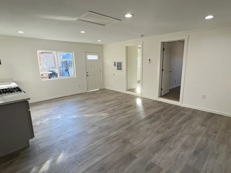 1410 Sanborn Ave — Photo 3