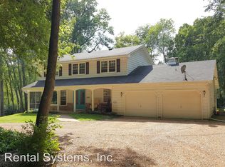 365 Ferndale Rd N, Wayzata, MN 55391