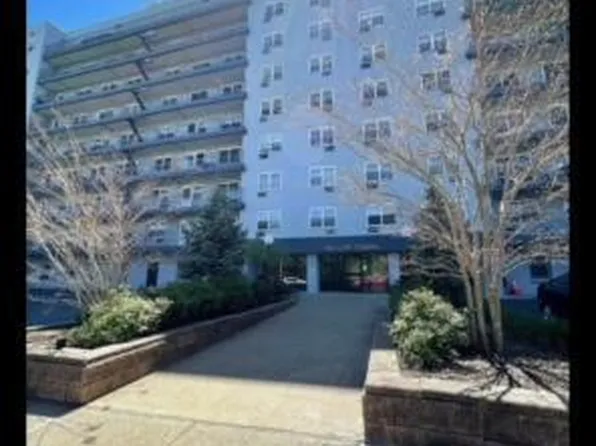 20 Cliff St APT 4L, Staten Island, NY 10305