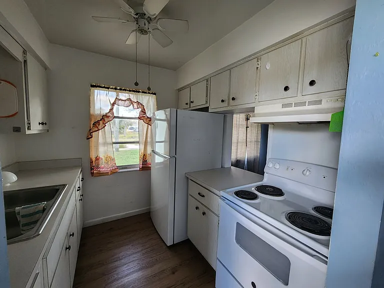 732 Joel Blvd — Photo 3