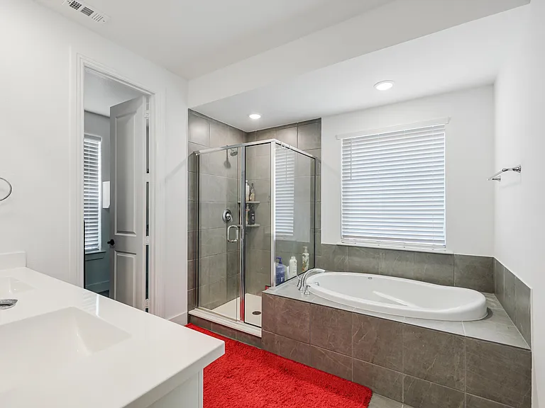 2712 Biltmore Dr — Photo 16